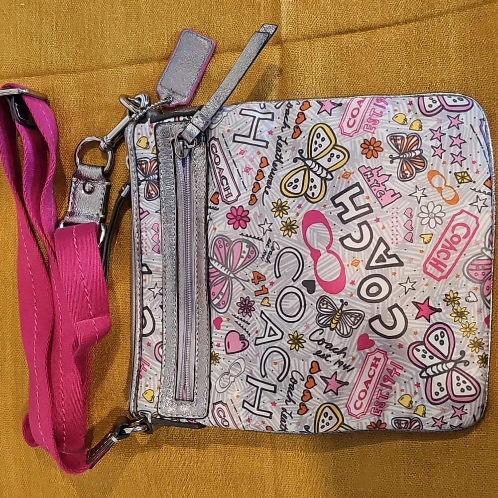 COACH Poppy Butterfly Graffiti Crossbody bag LIKE NEW - Picture 2 of 11